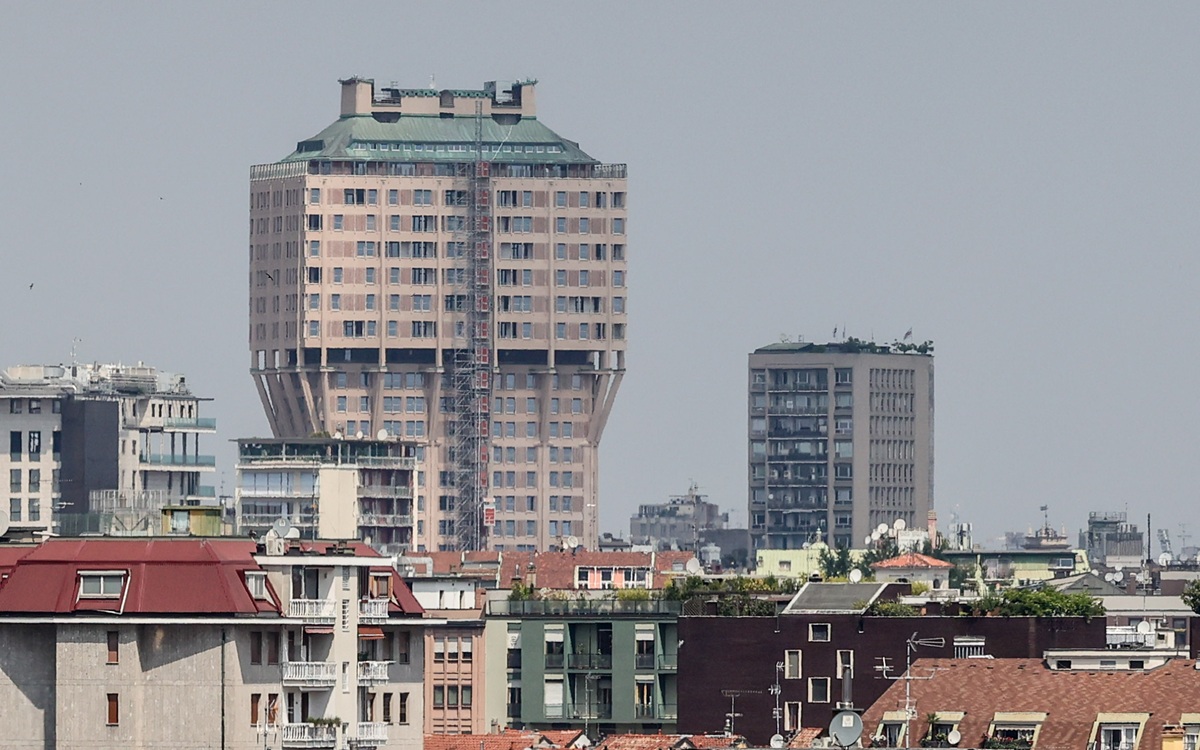 Torre Velasca cambia volto: ristorante panoramico, suite e club privati per la nuova vita dello storico grattacielo milanese Torre Velasca cambia volto: ristorante panoramico, suite e club privati per la nuova vita dello storico grattacielo milanese