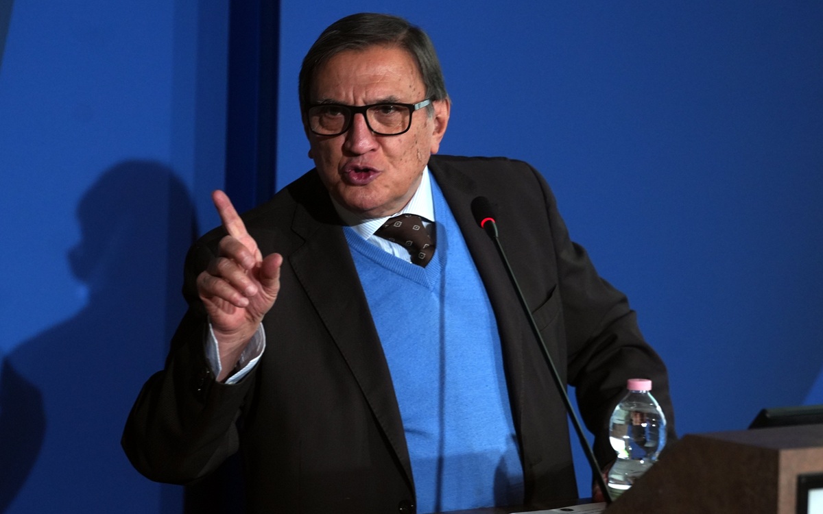 Consiglio lombardo, Romano La Russa parla e Forza Italia abbandona l’aula: bagarre in maggioranza Consiglio lombardo, Romano La Russa parla e Forza Italia abbandona l’aula: bagarre in maggioranza