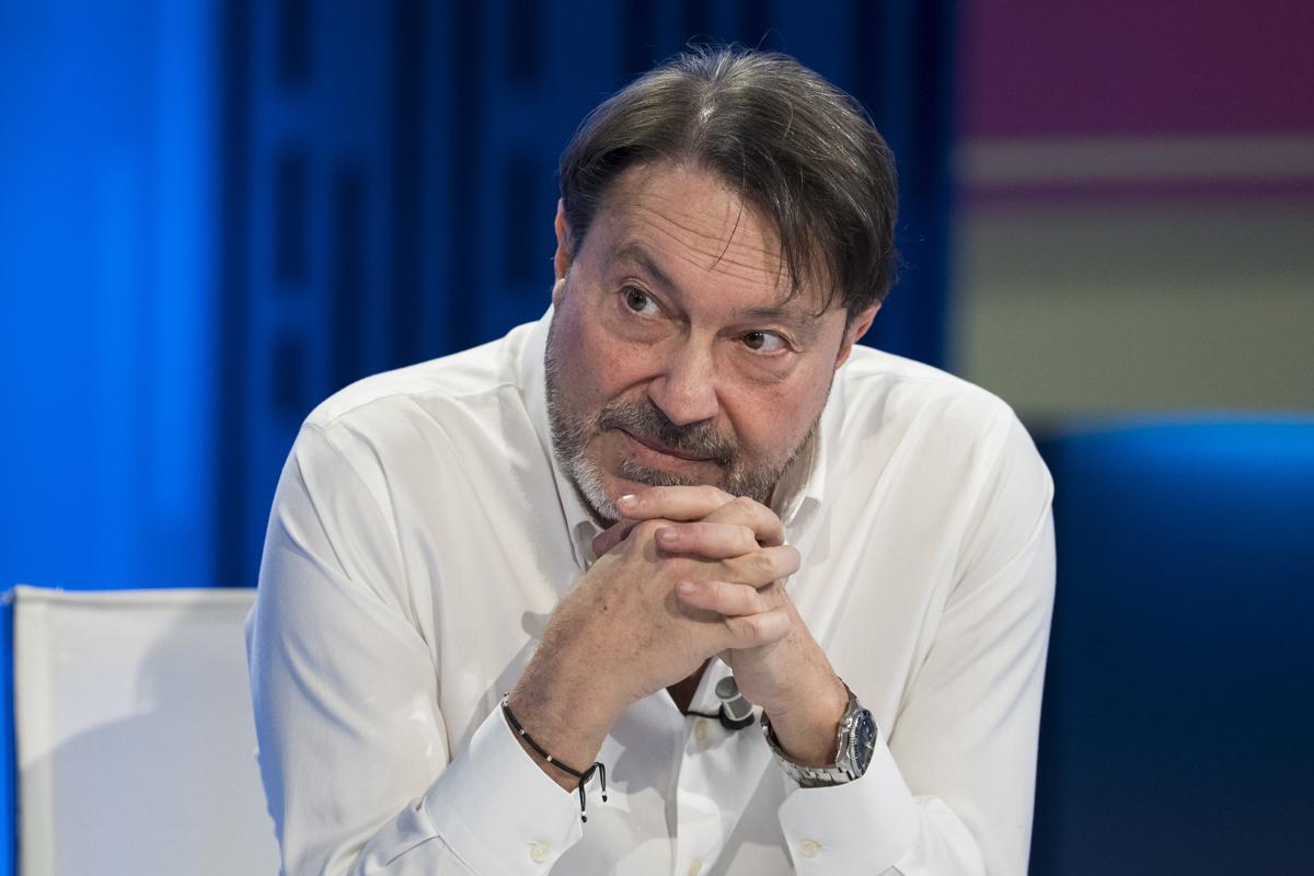 Lobby gay, Ranucci non ci sta: “Giletti fa finta di non capire, lui e Cerno sono al servizio dell’ex 007 Mancini” Lobby gay, Ranucci non ci sta: “Giletti fa finta di non capire, lui e Cerno sono al servizio dell’ex 007 Mancini”