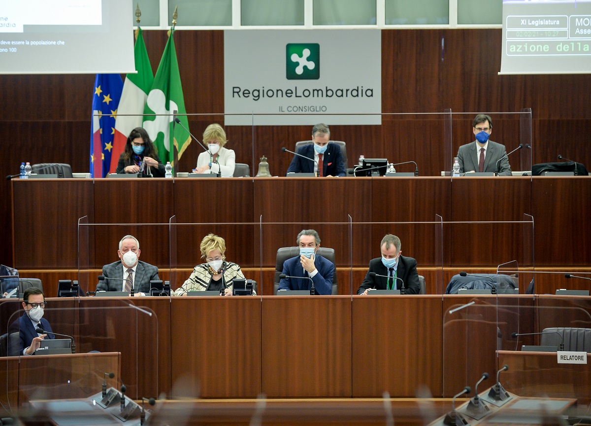 Sanità in Lombardia, la maggioranza rilancia: avanti con il modello regionale Sanità in Lombardia, la maggioranza rilancia: avanti con il modello regionale