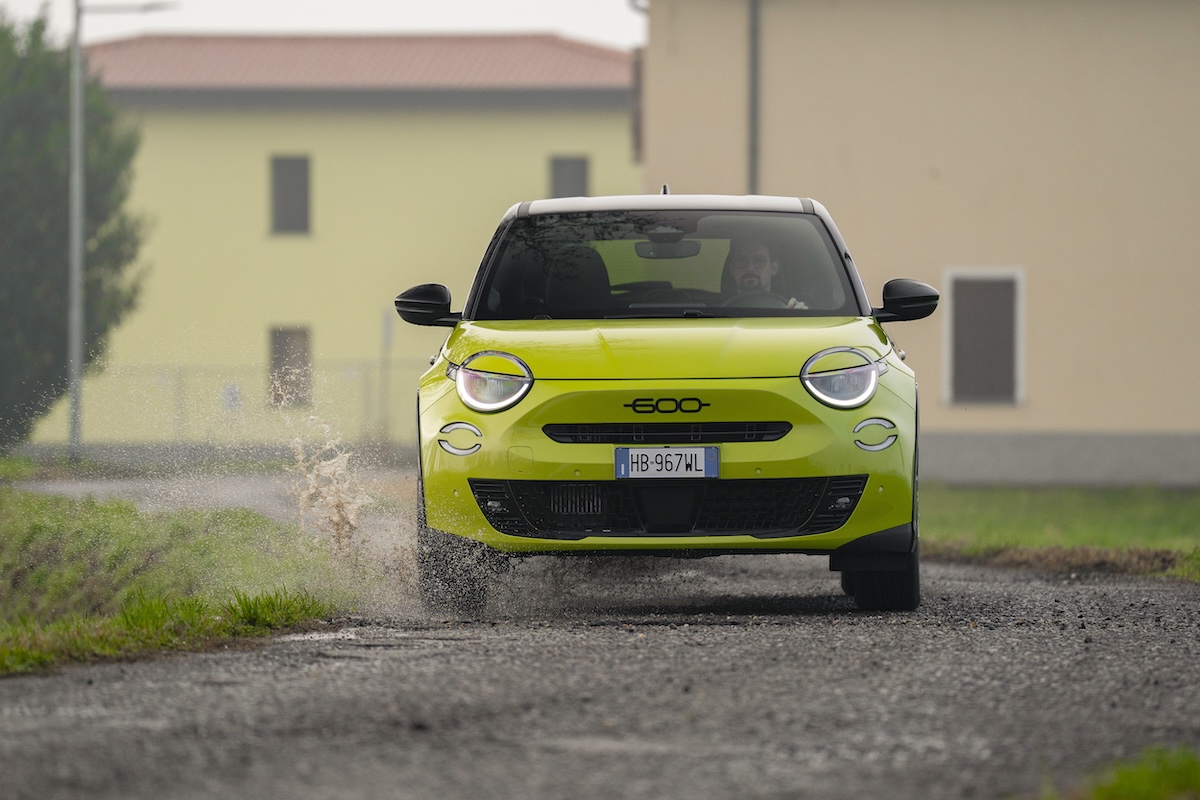 Fiat 600 Sport Edizione Milano Cortina 2026: ibrida 145 CV e look dark Fiat 600 Sport Edizione Milano Cortina 2026: ibrida 145 CV e look dark