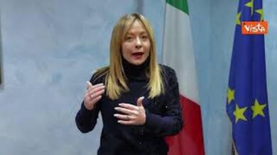 Meloni: “Blocco navale altra promessa mantenuta, fermiamo traffico esseri umani”