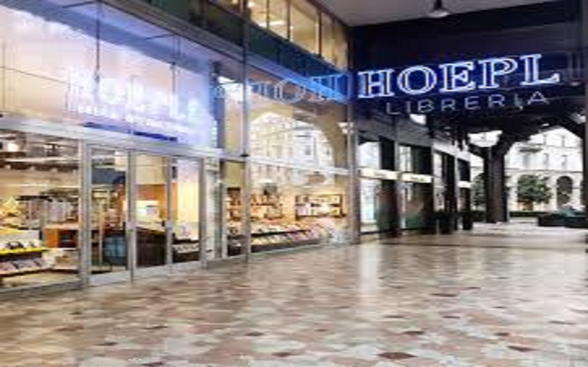 Milano, la storica libreria Hoepli verso la liquidazione. Tra faide familiari e appetiti immobiliari, a rischio 100 posti di lavoro Milano, la storica libreria Hoepli verso la liquidazione. Tra faide familiari e appetiti immobiliari, a rischio 100 posti di lavoro