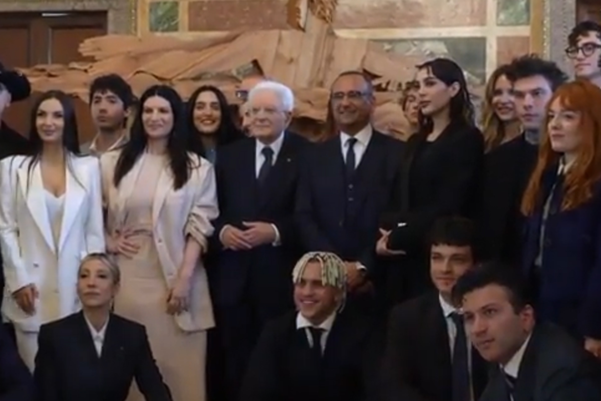 Sanremo 2026 al Quirinale, siparietto su “Azzurro”: Mattarella sorprende i cantanti