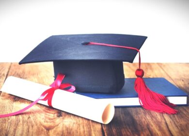 “Veloci nello studio ma svantaggiate”. Ecco quanto guadagnano in meno degli uomini le donne laureate