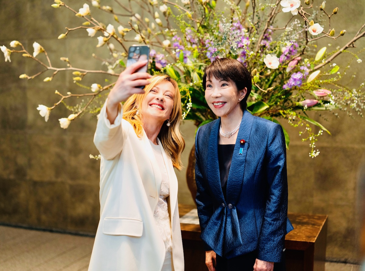 Meloni e Takaichi, due donne alla guida della nuova destra. E ora il mondo guarda all’asse Roma-Tokyo Meloni e Takaichi, due donne alla guida della nuova destra. E ora il mondo guarda all’asse Roma-Tokyo