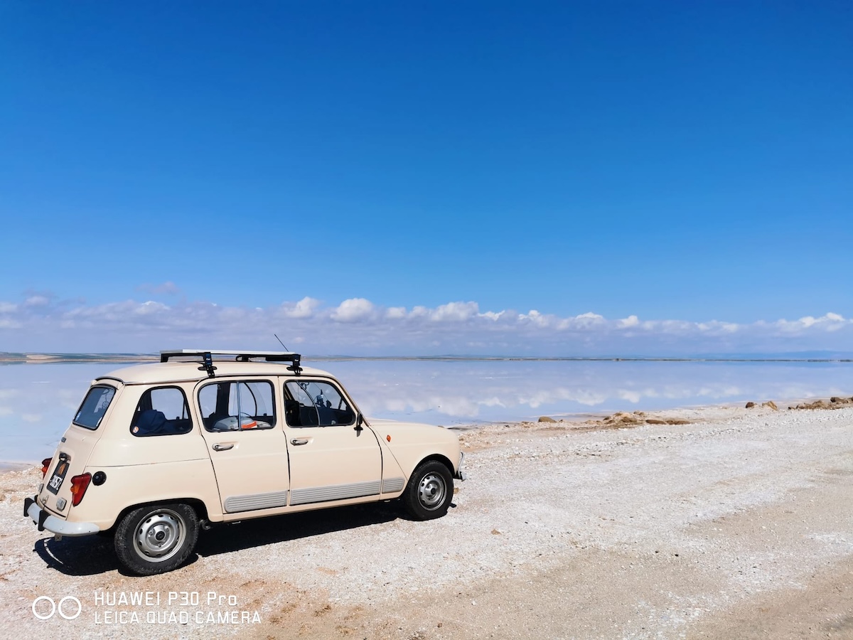 Strade e Polvere: 7.000 km tra Balcani e Turchia con una Renault 4
