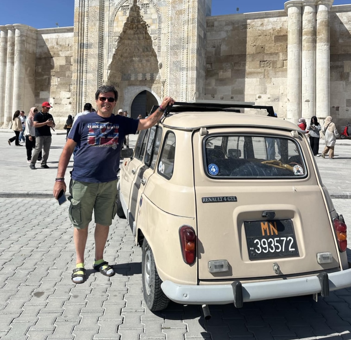 Strade e Polvere: 7.000 km tra Balcani e Turchia con una Renault 4