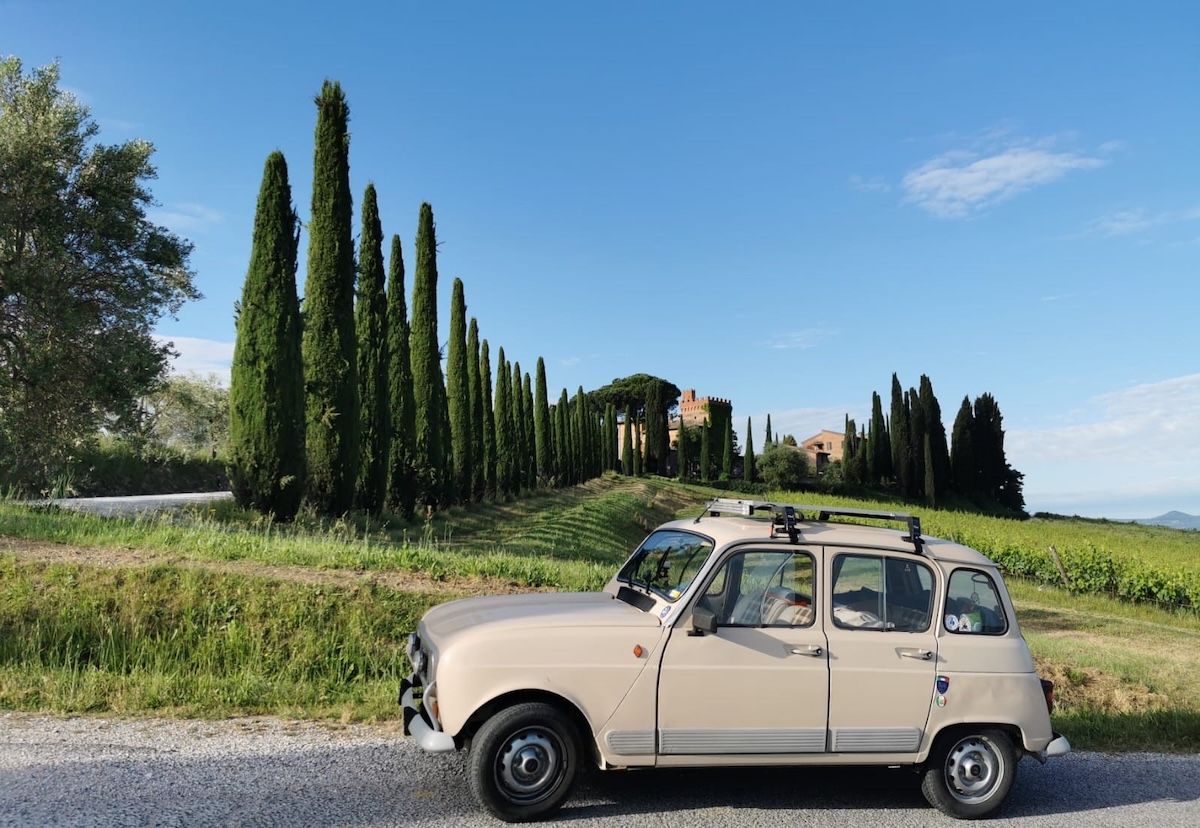Strade e Polvere: 7.000 km tra Balcani e Turchia con una Renault 4