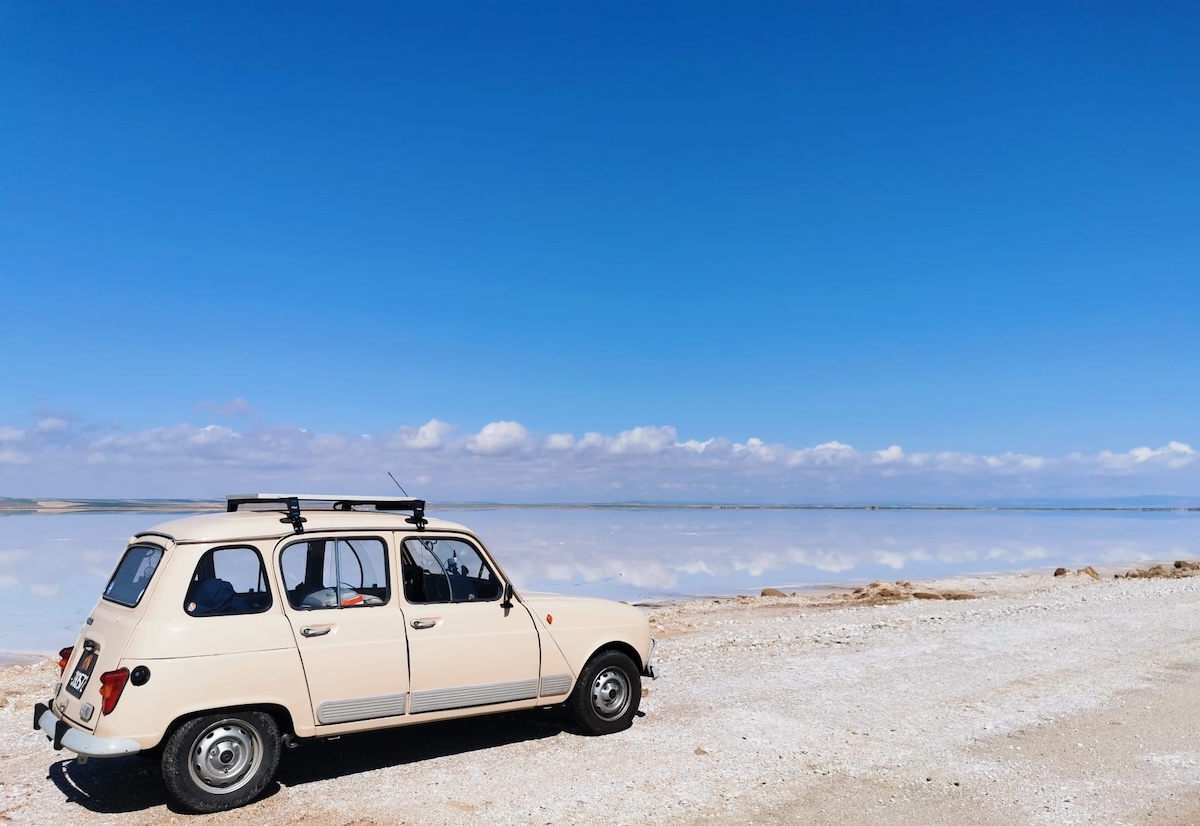 Strade e Polvere: 7.000 km tra Balcani e Turchia con una Renault 4