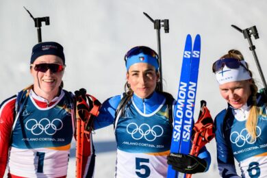 Milano Cortina 2026, Lisa Vittozzi vola nell’Olimpo: rimonta da leggenda e vince l’oro nel biathlon