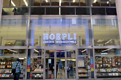 Brand o brand…elli / Hoepli, 150 anni di sapere e un futuro appeso a un filo: storia e crisi di un simbolo dell’editoria italiana