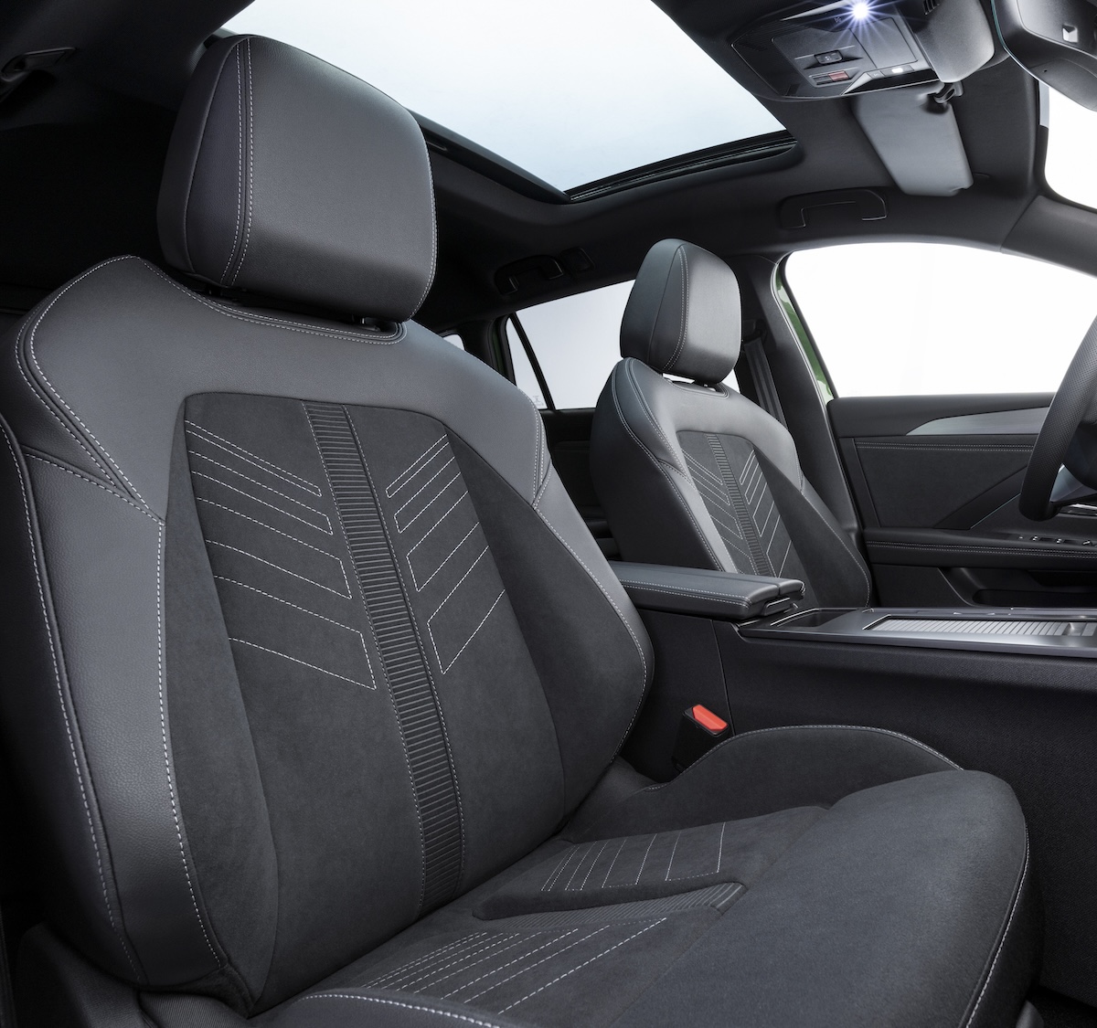 Astra 2026: la compatta Opel alza l’asticella (senza alzare il prezzo) Astra 2026: la compatta Opel alza l’asticella (senza alzare il prezzo)