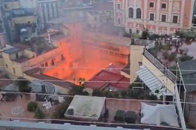 Incendio al Sannazaro, Barbara Politi: “Era tutto pronto per il Premio Parthenope. Cuore a pezzi, crollato un simbolo di Napoli”