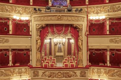 Amplifon, rinnovata la collaborazione con il Teatro alla Scala per favorire l’accesso a studenti e anziani