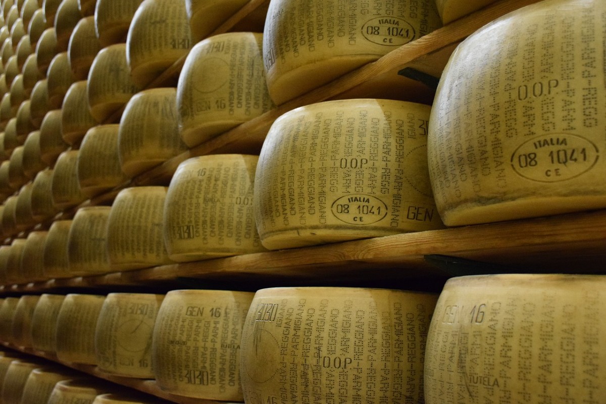 Trump e Milei mettono a rischio i nostri prodotti tipici: dal grana al pecorino. Occhio all’accordo firmato tra Usa e Argentina Trump e Milei mettono a rischio i nostri prodotti tipici: dal grana al pecorino. Occhio all’accordo firmato tra Usa e Argentina