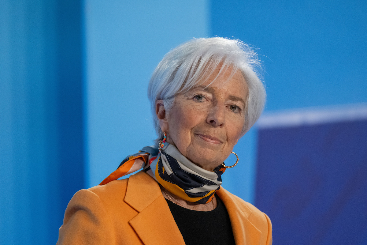 Bce, bomba del Financial Times: “Lagarde lascerà l’incarico prima della fine del suo mandato”. Il portavoce smentisce Bce, bomba del Financial Times: “Lagarde lascerà l’incarico prima della fine del suo mandato”. Il portavoce smentisce