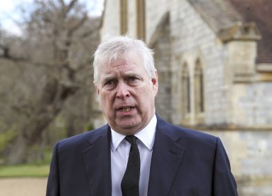 Terremoto nel Regno Unito: arrestato l’ex principe Andrea per il caso Epstein. Re Carlo: “La giustizia deve fare il suo corso”