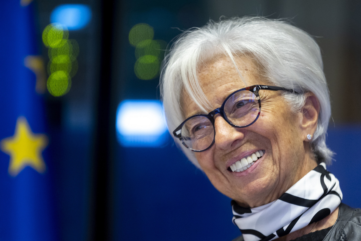 Bce, post Lagarde: olandesi e tedeschi litigano per la poltrona. Ma a spuntarla potrebbe essere uno spagnolo Bce, post Lagarde: olandesi e tedeschi litigano per la poltrona. Ma a spuntarla potrebbe essere uno spagnolo