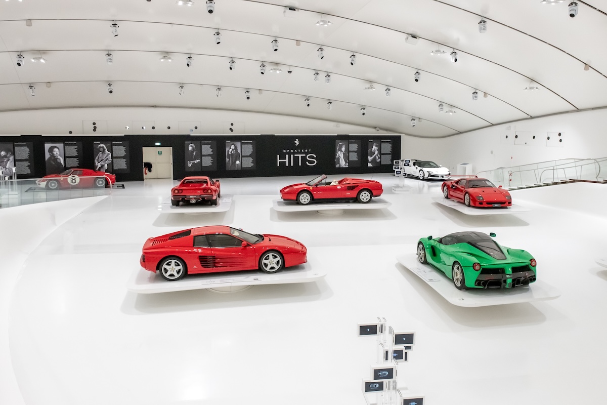 Ferrari e musica, a Modena la mostra “The Greatest Hits” al MEF Ferrari e musica, a Modena la mostra “The Greatest Hits” al MEF