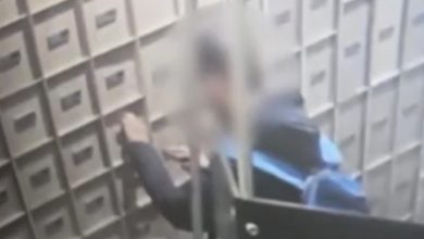 Milano, ladro entra in un caveau ma rimane intrappolato. Salvato dai vigili del fuoco e arrestato