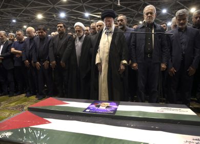 Trump minaccia l’Iran: “Sto valutando l’ipotesi di  un attacco mirato”. Teheran: “Una bozza di accordo per gli Usa sarà pronta entro 2-3 giorni”