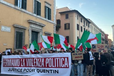 “Fermiamo la violenza politica”, a Roma i giovani scendono in piazza per ricordare Quentin Deranque. Guarda il video di Affaritaliani