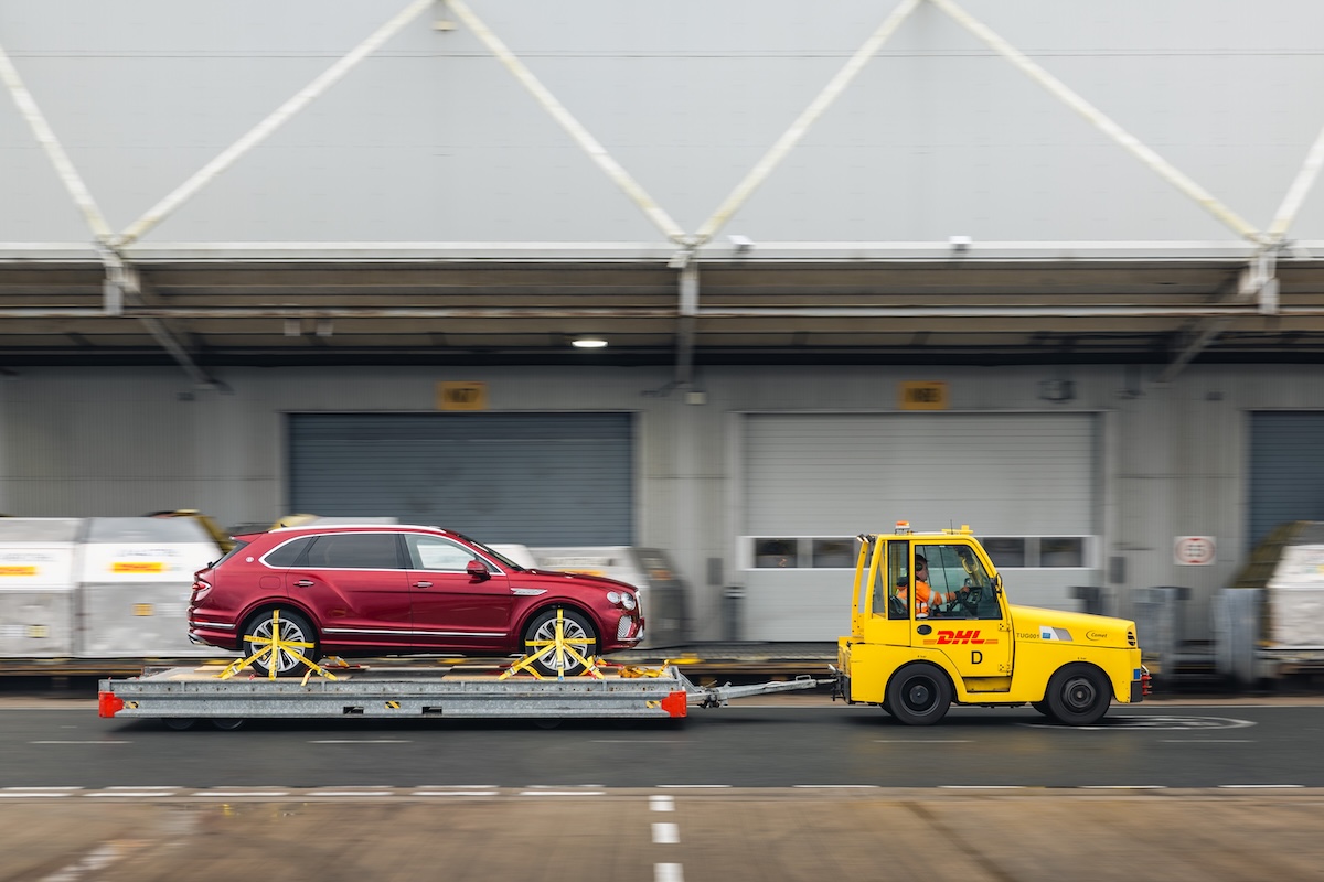 Bentley adotta il SAF: voli auto clienti con meno CO2e nel mondo