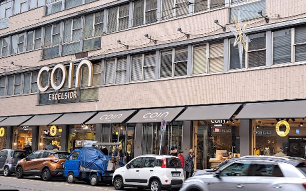 Milano, la chiusura della storica Coin in corso Vercelli: al suo posto quattro nuovi negozi Milano, la chiusura della storica Coin in corso Vercelli: al suo posto quattro nuovi negozi