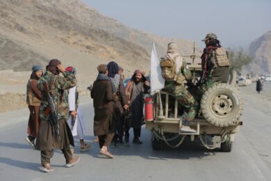 Afghanistan-Pakistan, escalation al confine: 42 civili uccisi e 104 feriti