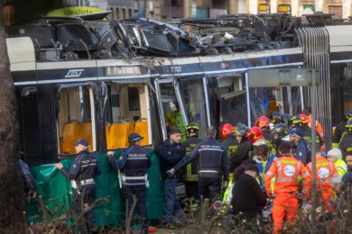 Tram deragliato a Milano, il conducente indagato per disastro ferroviario