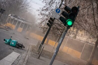 Milano, tram fuori controllo a Porta Venezia: le impressionanti immagini dai Bastioni