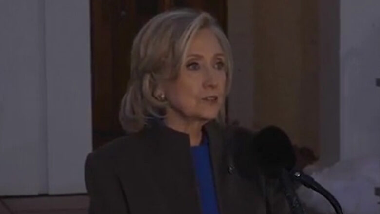 Epstein, Hillary Clinton fa tremare tutto il sistema. Ecco che cos’ha rivelato sul finanziere pedofilo. VIDEO