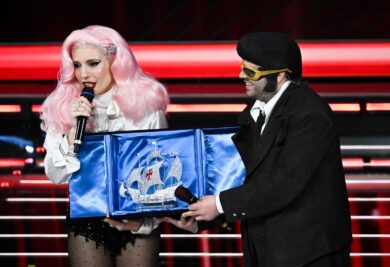 Sanremo, Ditonellapiaga e Tony Pitony da urlo. Standing ovation per Dargen e Tredici Pietro. Deludono Chiello ed Elettra Lamborghini