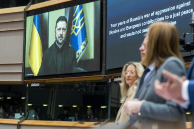 L’Ucraina in Ue nel 2027? Von der Leyen frena: “Nessuna certezza, ma siamo sulla buona strada”