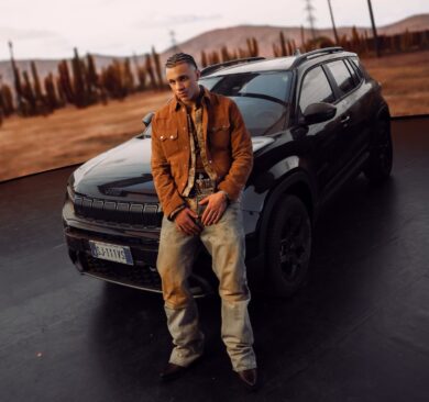 Jeep Avenger debutta nel nuovo video di Samurai Jay