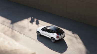 Volvo EX30 MY26: entry-level 150 CV, V2L e nuovi interni premium