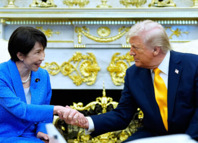 Trump distrae il mondo con la guerra in Iran anti-nucleare… e intanto firma un accordo miliardario col Giappone proprio sul nucleare