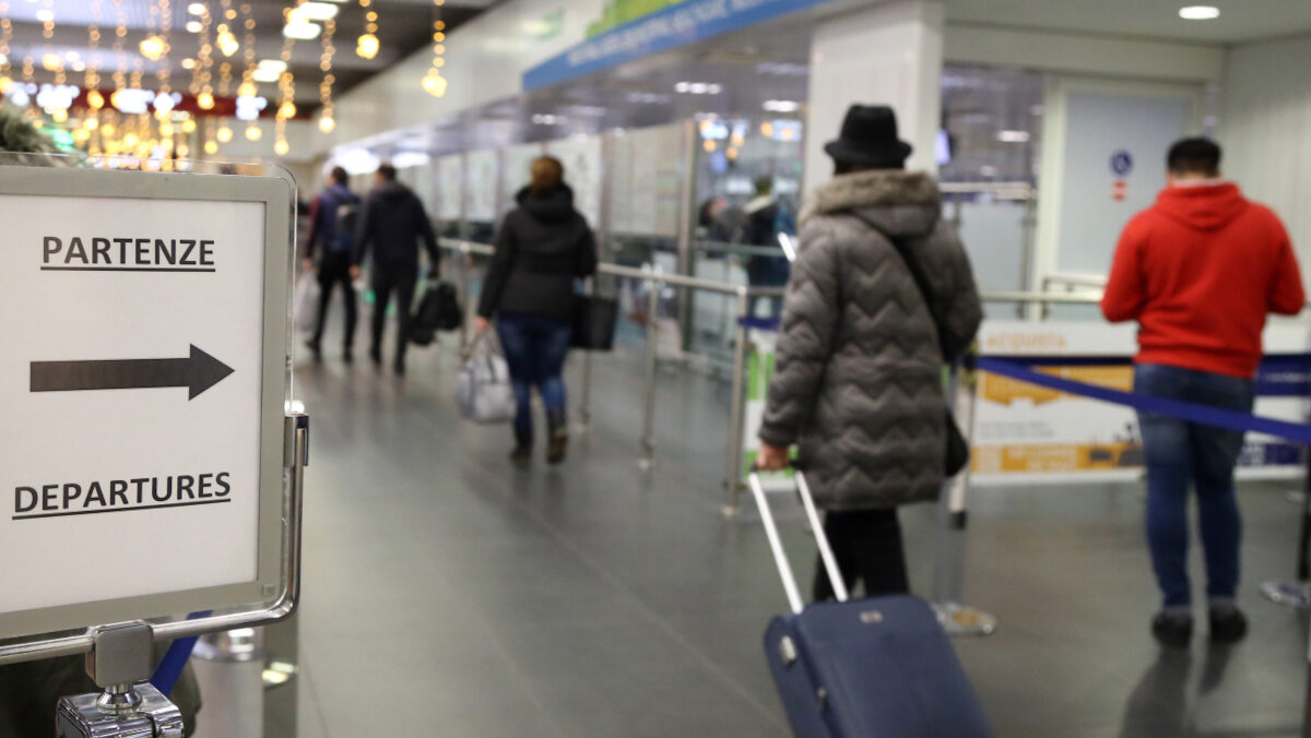 Aerei, brutte notizie per chi parte. “Avaria al sistema di controllo del traffico”, ritardi e disagi in tutta Italia Aerei, brutte notizie per chi parte. “Avaria al sistema di controllo del traffico”, ritardi e disagi in tutta Italia