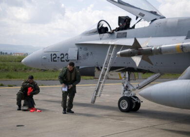 Iran, Trump potrebbe aver bisogno dell’Italia: dalle basi di Aviano e Sigonella alle munizioni. E 20 siti top-secret