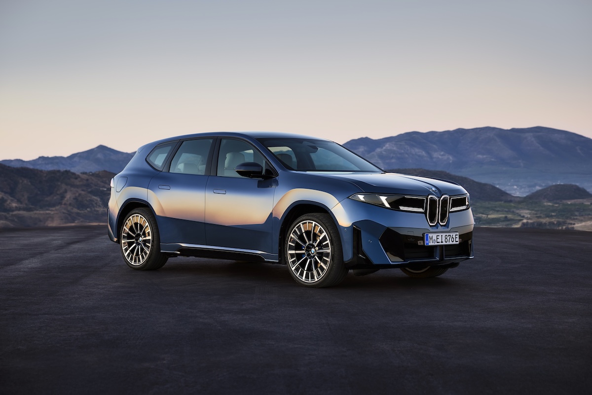 Nuova BMW iX3, il SUV elettrico che cambia il viaggio premium