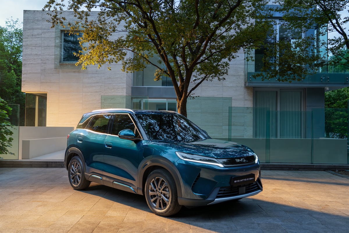 BYD ATTO 2 DM-i arriva in Italia: fino a 1.000 km di autonomia
