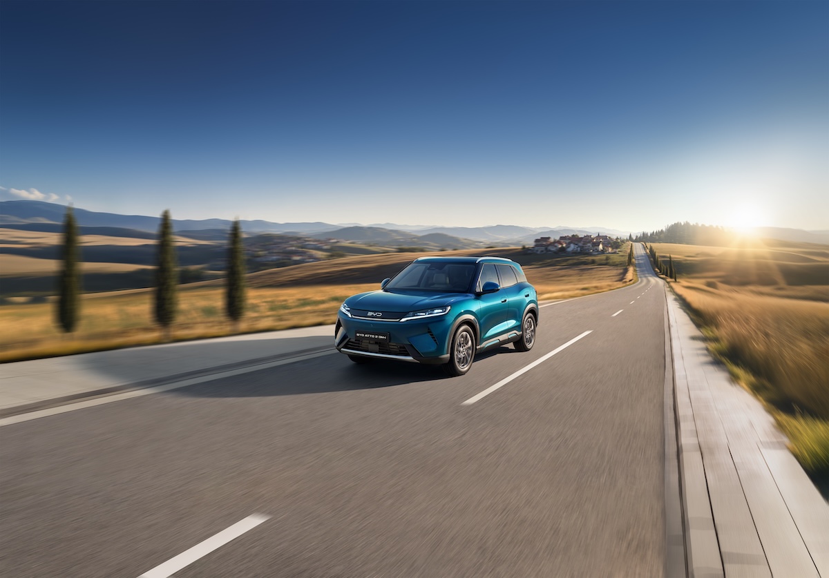 BYD ATTO 2 DM-i arriva in Italia: fino a 1.000 km di autonomia