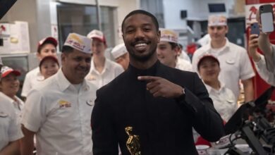 Oscar, altro che cene sfarzose. Michael B. Jordan festeggia in un fast food. VIDEO
