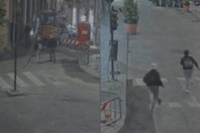 Firenze, turista aggredito con una spranga per rapina: è grave. Fermati due giovani