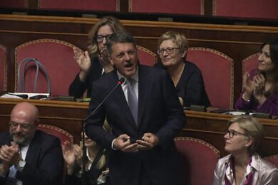 Iran, scontro tra Renzi e Tajani in Senato. VIDEO