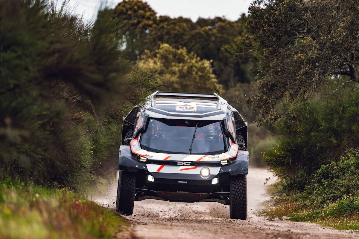 Dacia Sandriders al comando: Loeb vince la tappa in Portogallo