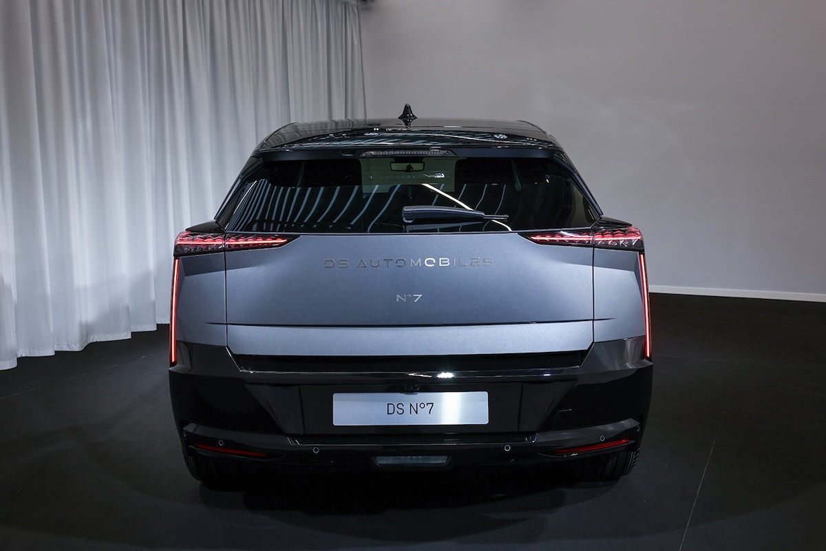 DS N°7, il SUV francese che punta su lusso e autonomia