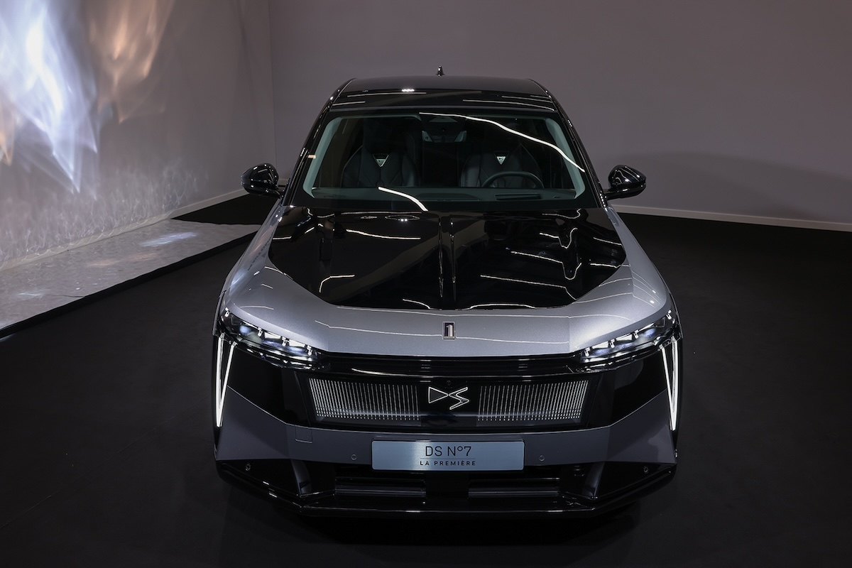 DS N°7, il SUV francese che punta su lusso e autonomia