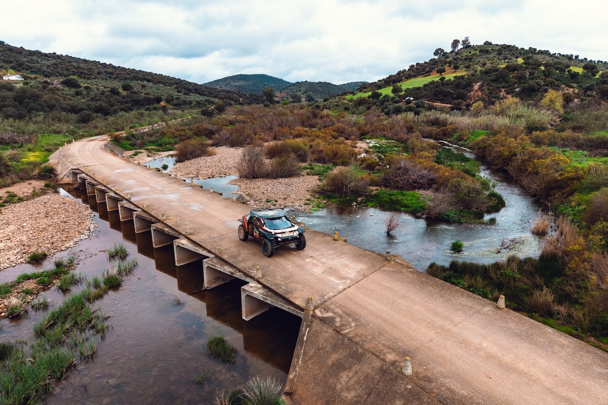 Rally-Raid Portogallo, doppietta Dacia con Moraes e Loeb Rally-Raid Portogallo, doppietta Dacia con Moraes e Loeb